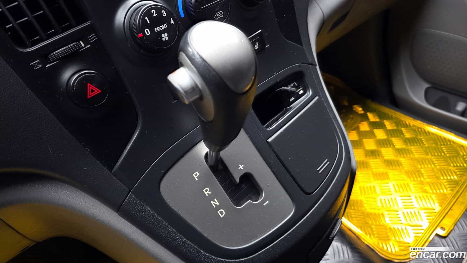 Starex Hyundai 2014.11-INNER-009