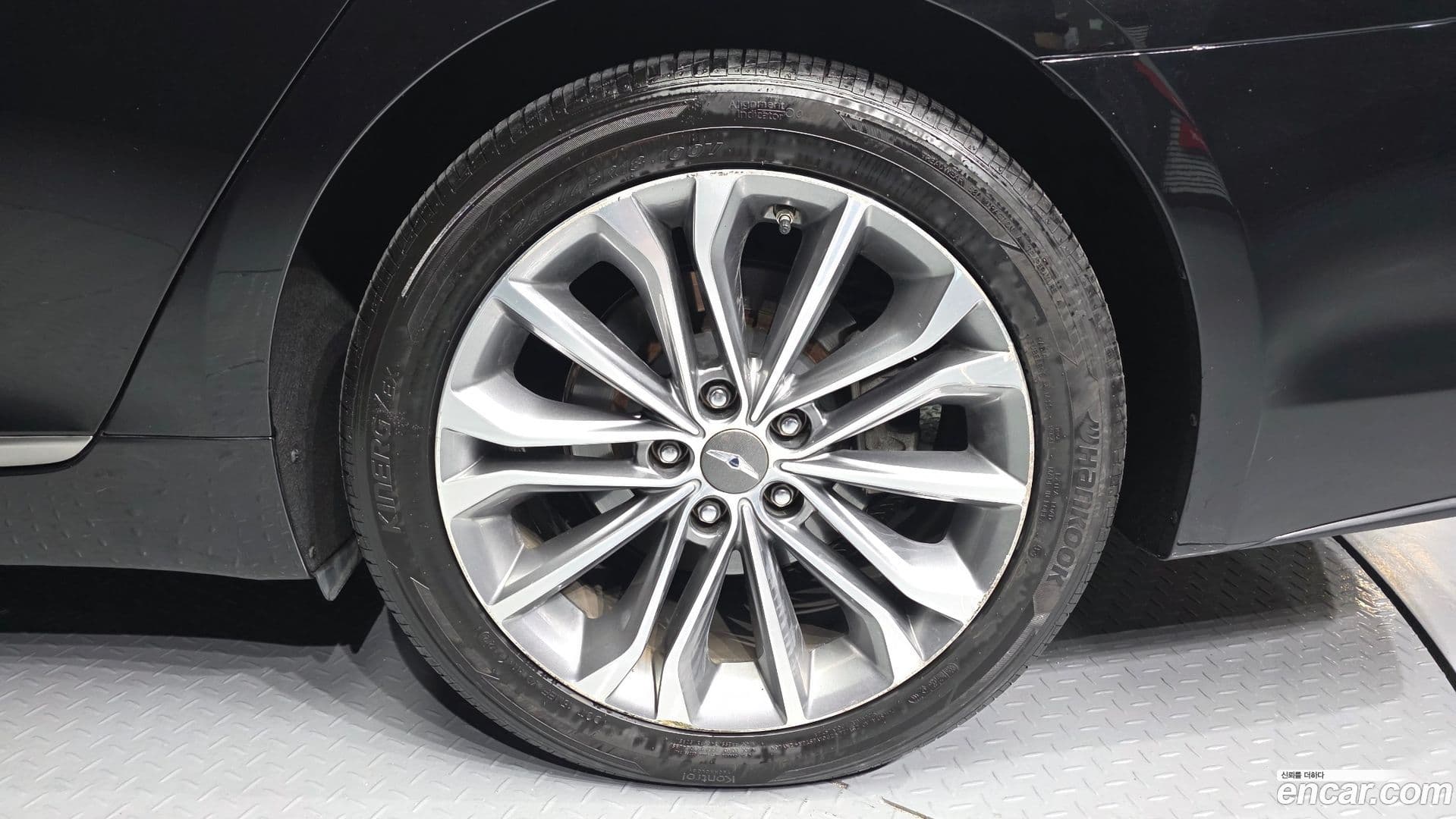 Main__Slider__Photo:Genesis Hyundai 2015.0-4