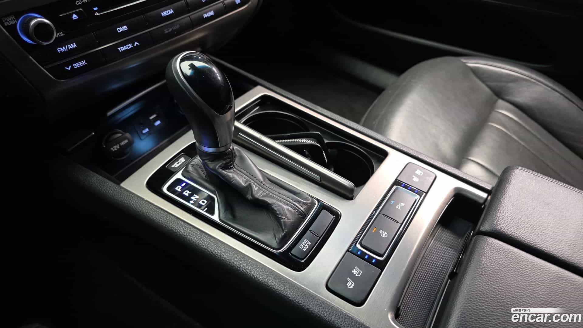 Genesis Hyundai 2015.0-INNER-009