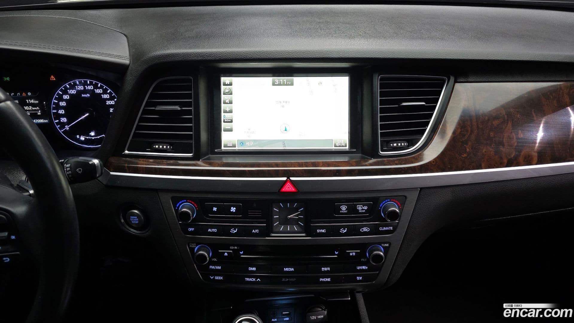 Main__Slider__Photo:Genesis Hyundai 2015.0-13