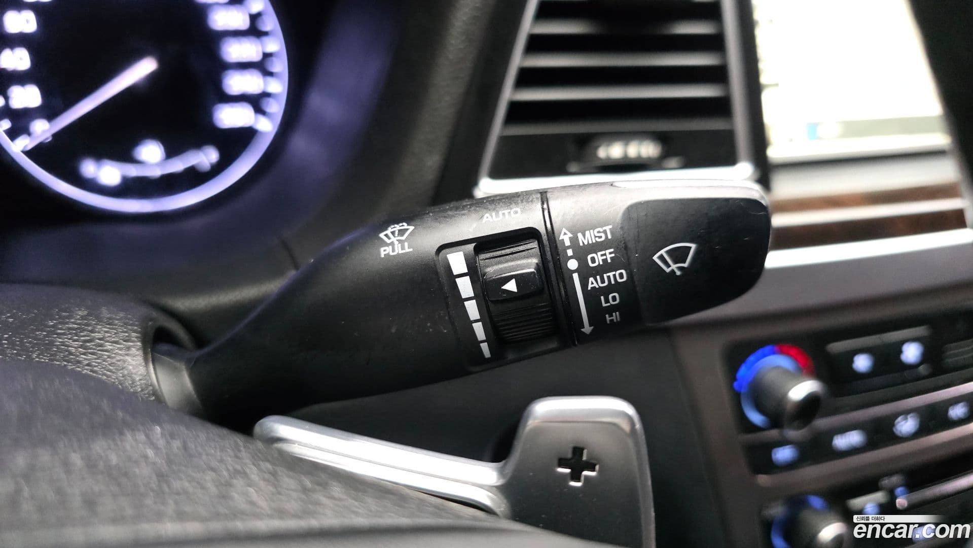 Main__Slider__Photo:Genesis Hyundai 2015.0-17