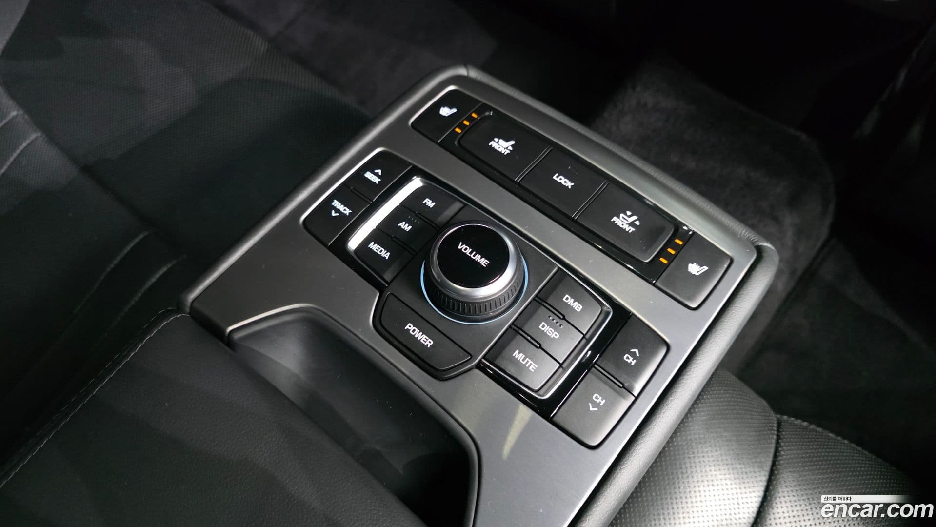 Main__Slider__Photo:Genesis Hyundai 2015.0-18