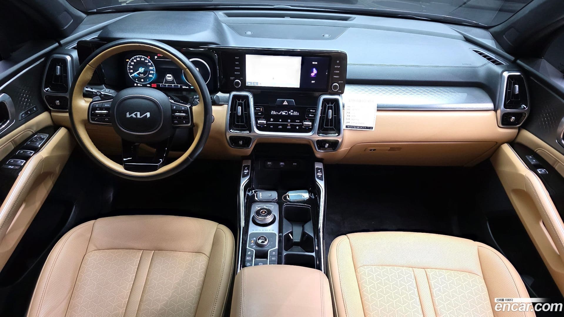 Main__Slider__Photo:Sorento Kia 2022.4-6