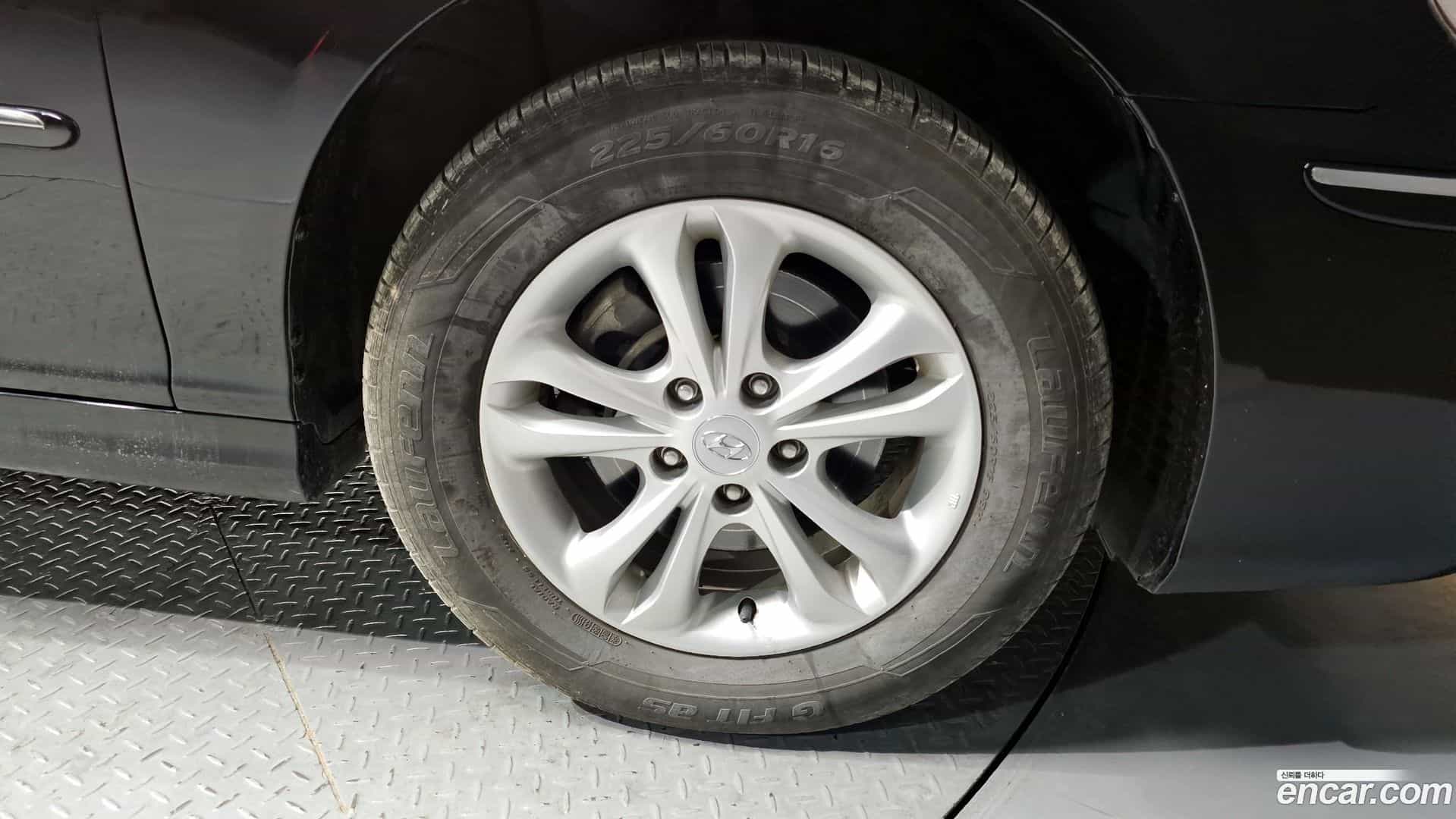 Grandeur Hyundai 2011.2-OUTER-005