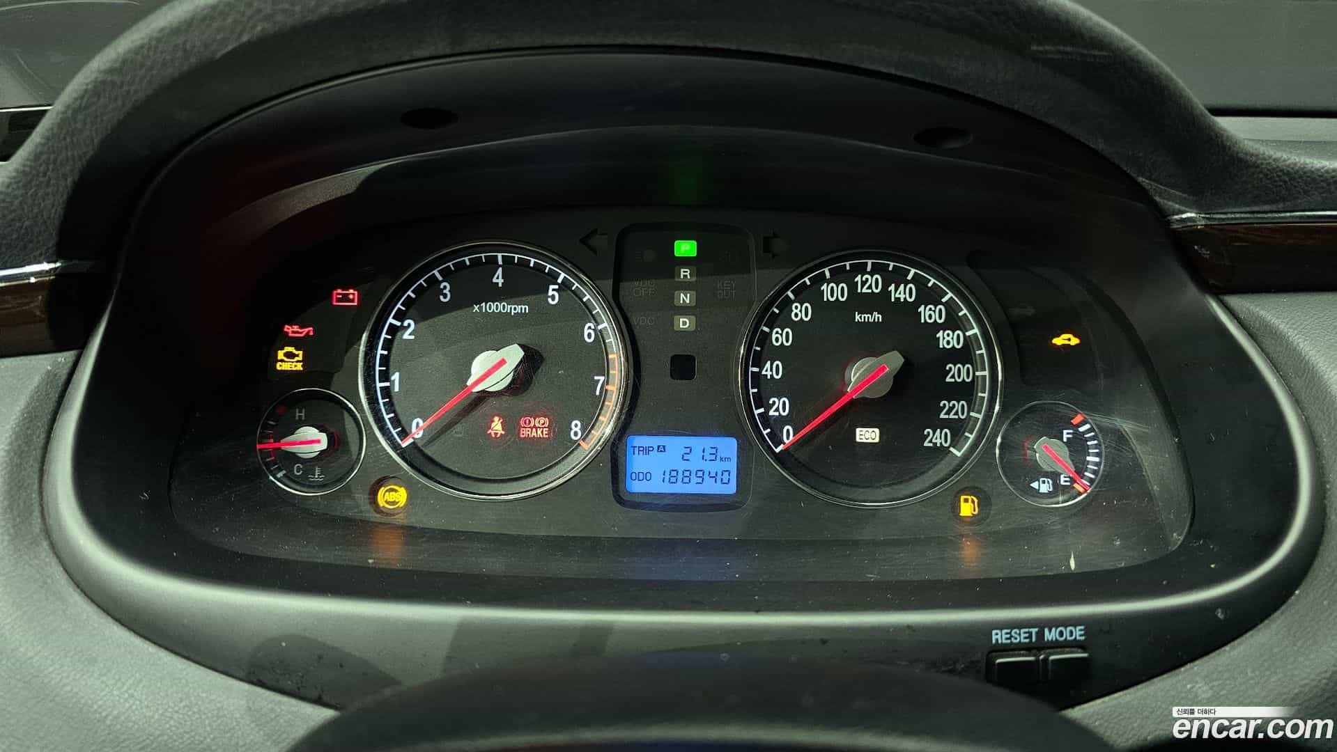 Grandeur Hyundai 2011.2-INNER-008