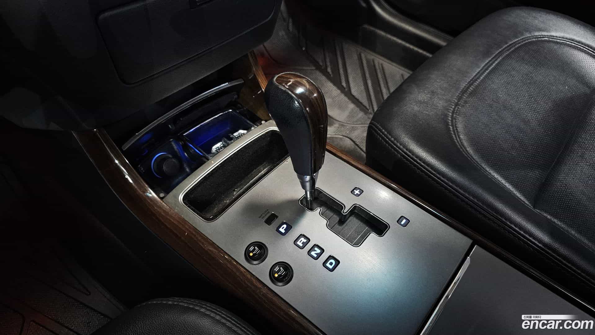 Grandeur Hyundai 2011.2-INNER-009