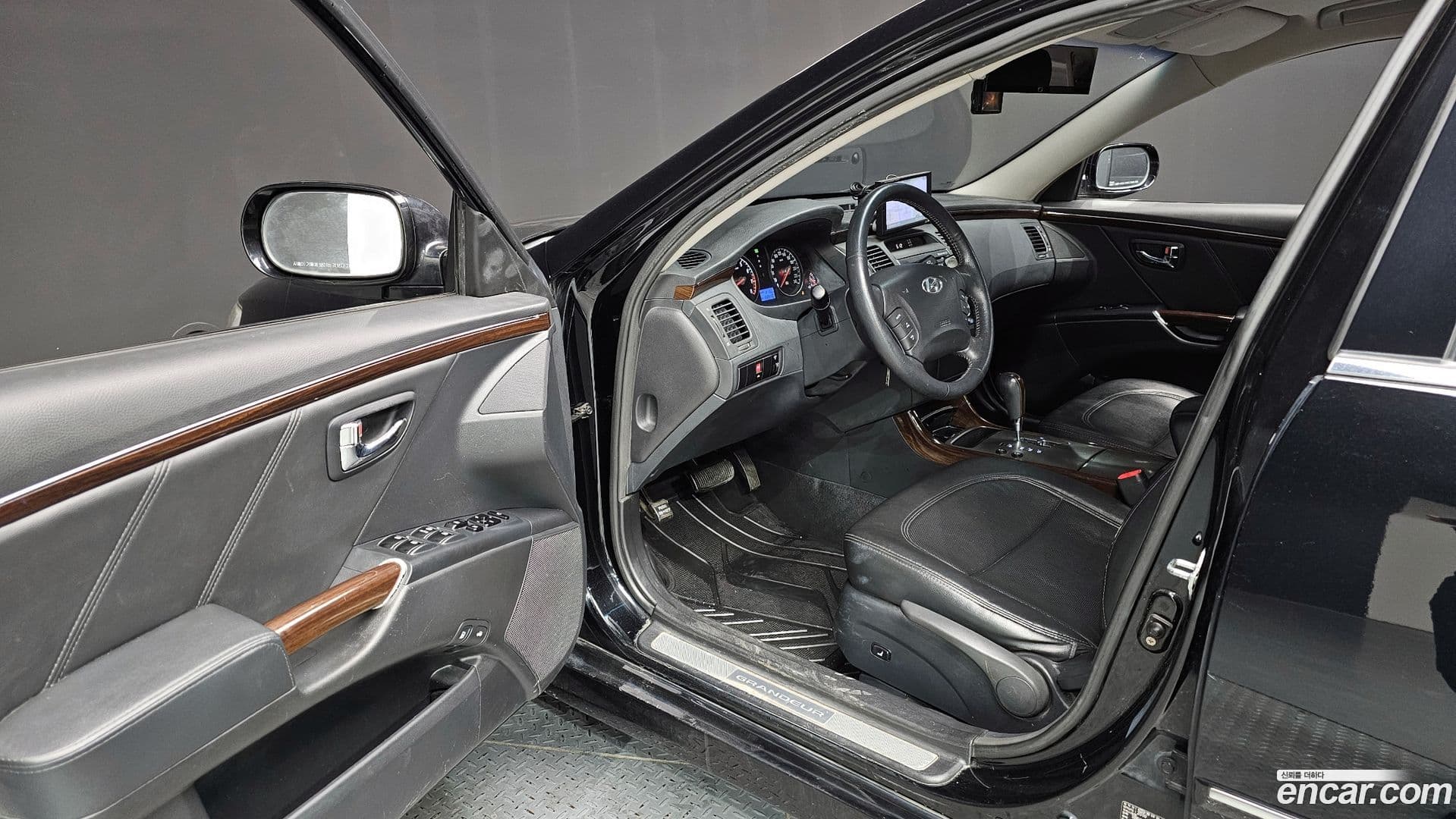 Main__Slider__Photo:Grandeur Hyundai 2011.2-9