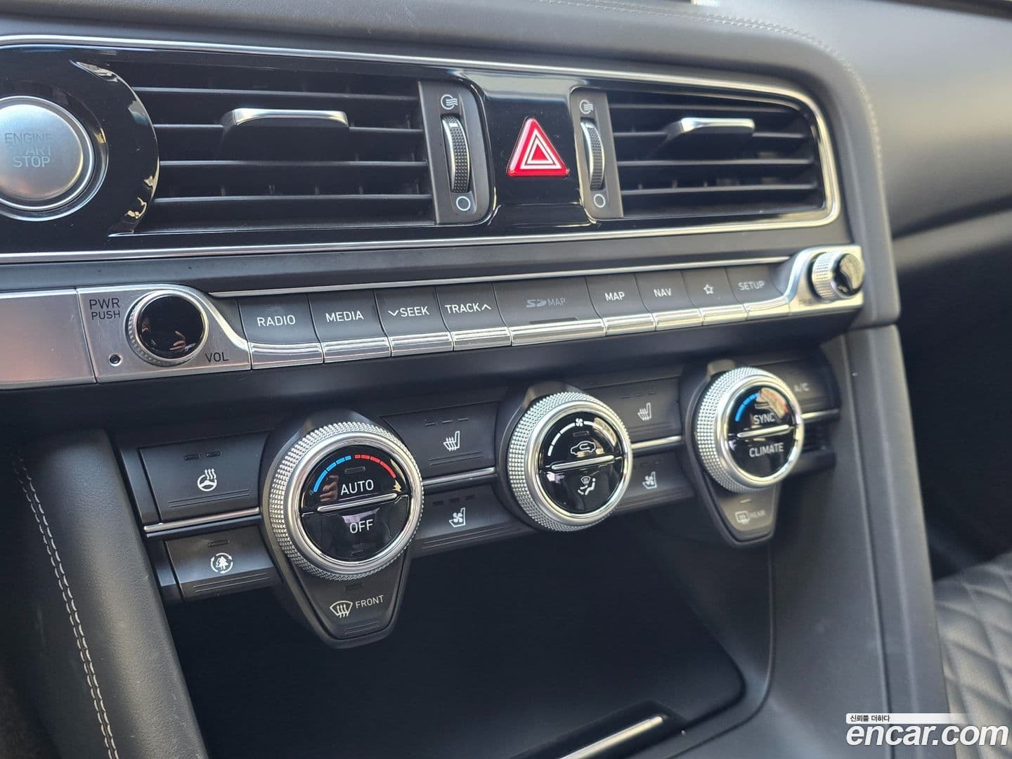 Main__Slider__Photo:G70 Genesis 2019.9-9