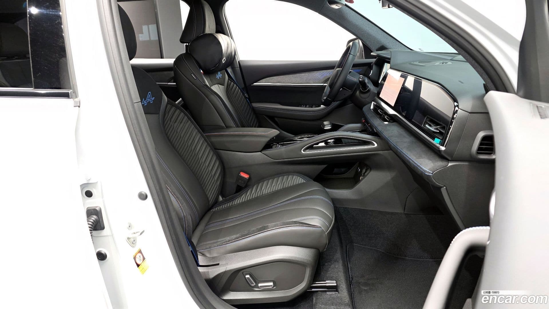 Main__Slider__Photo:Grand Koleos Renault-KoreaSamsung 2025.4-10