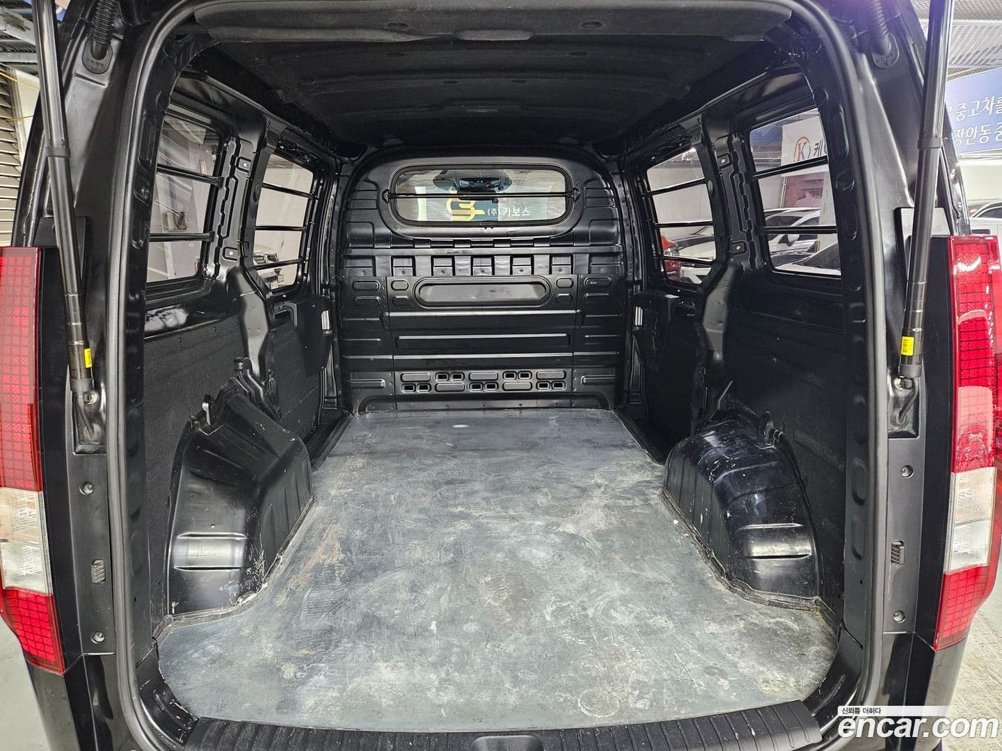 Main__Slider__Photo:Staria Hyundai 2024.6-11