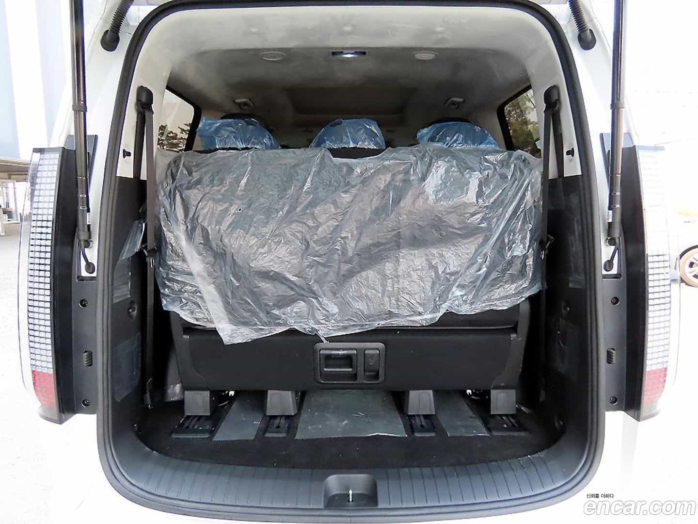 Staria Hyundai 2025.2-OPTION-020