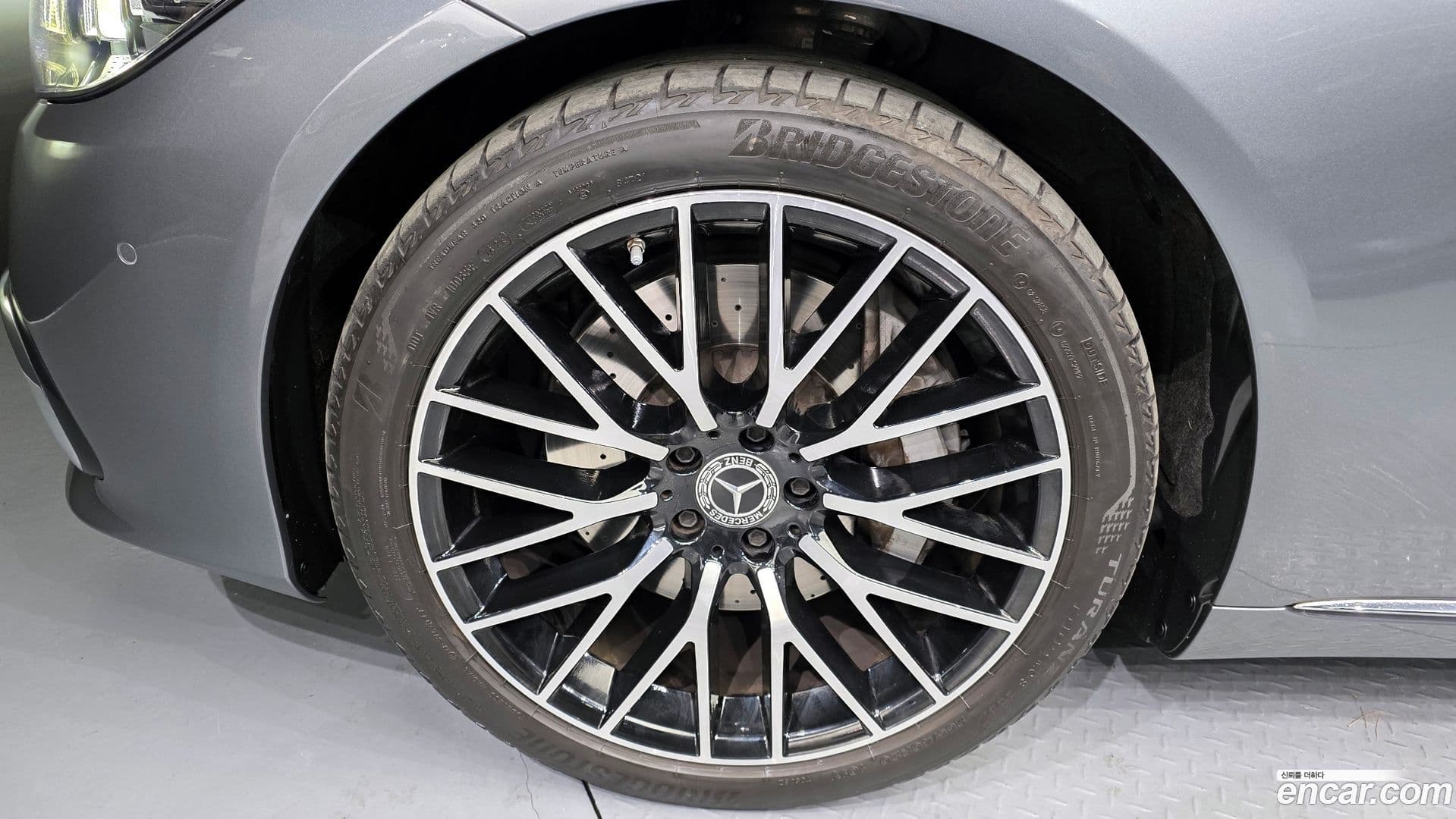 Main__Slider__Photo:S-Class Mercedes-Benz 2024.9-4