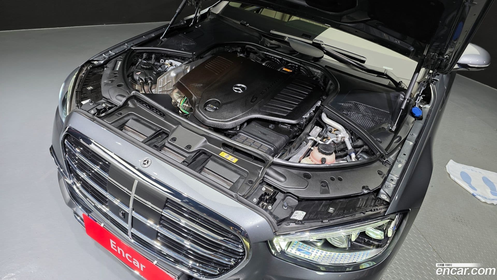 Main__Slider__Photo:S-Class Mercedes-Benz 2024.9-5