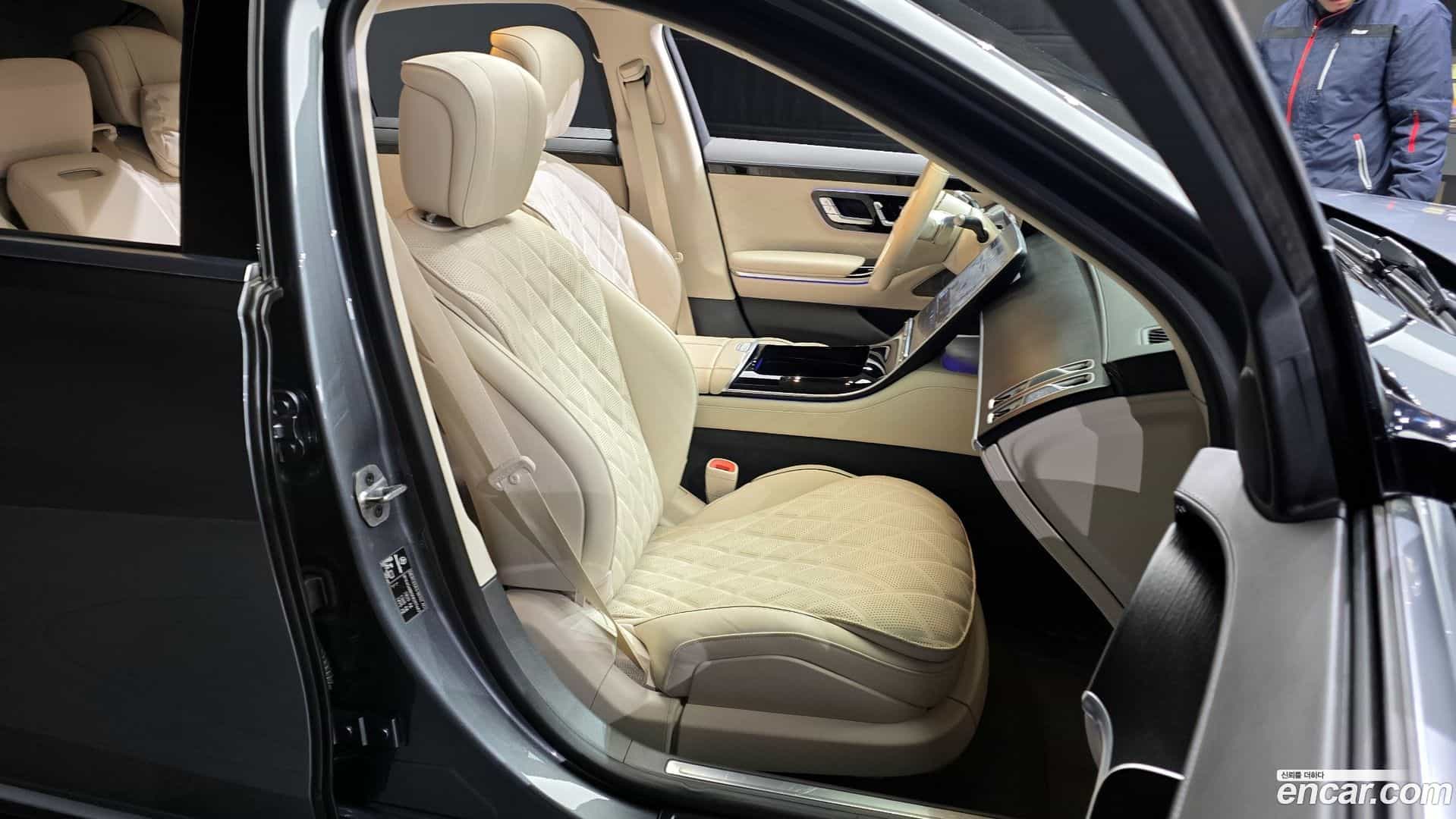 S-Class Mercedes-Benz 2024.9-OPTION-015