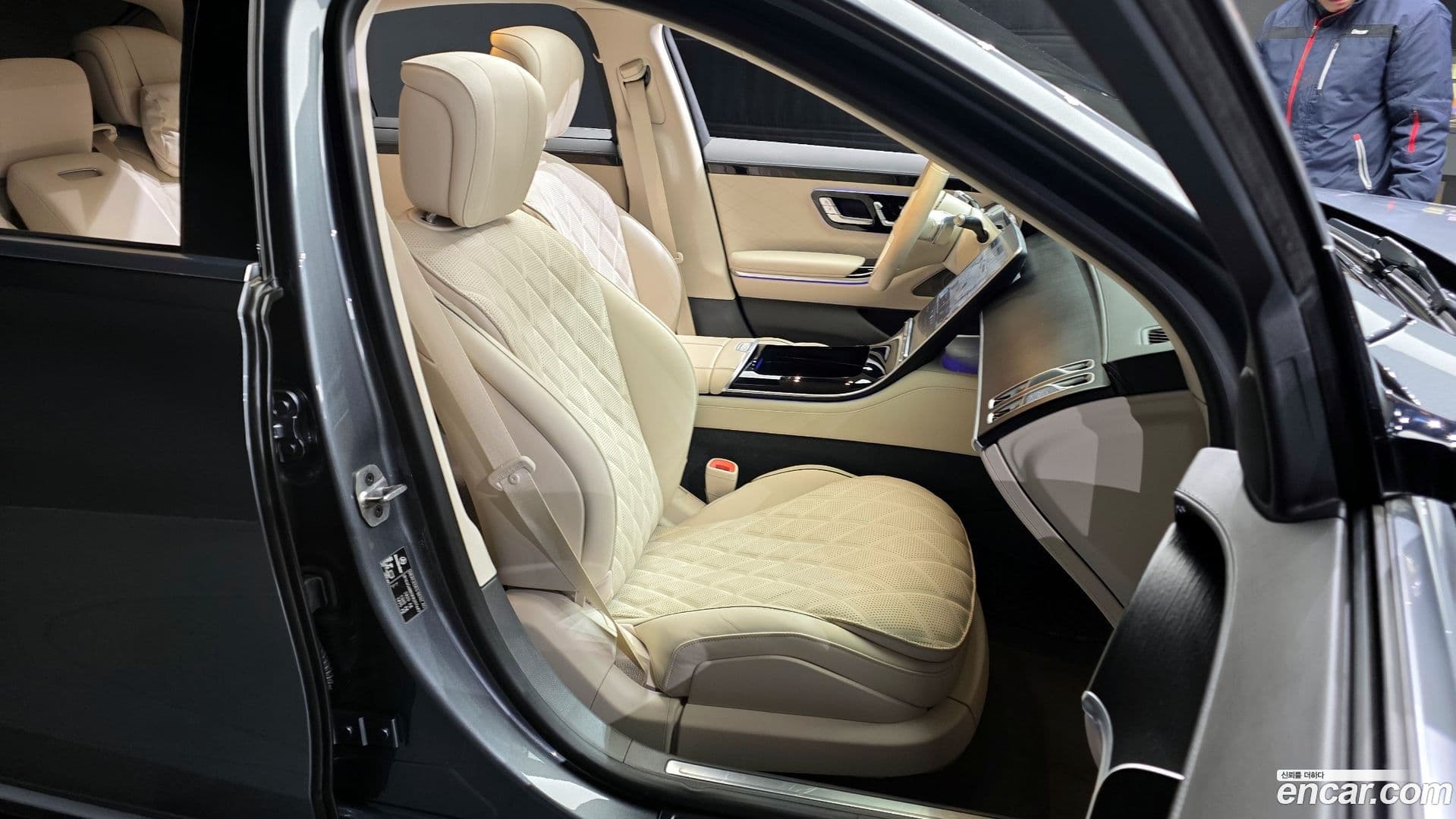 Main__Slider__Photo:S-Class Mercedes-Benz 2024.9-10