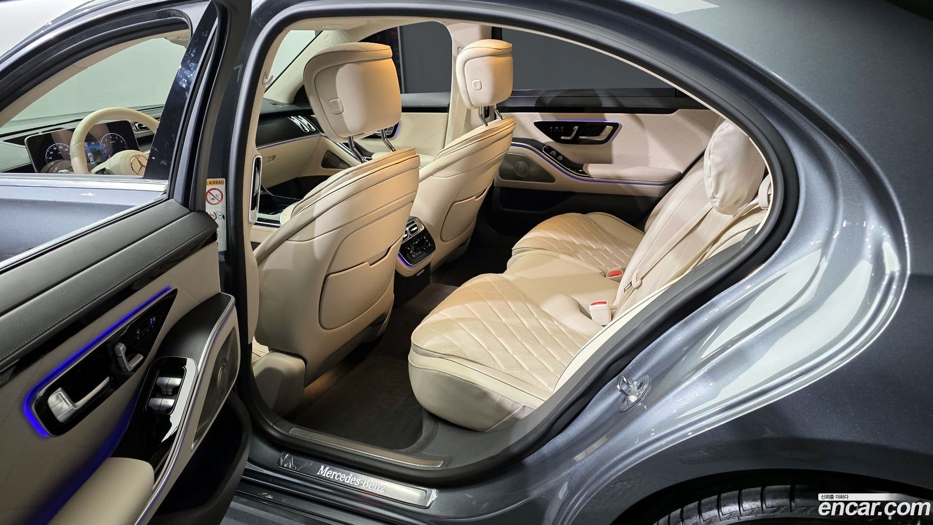 Main__Slider__Photo:S-Class Mercedes-Benz 2024.9-11