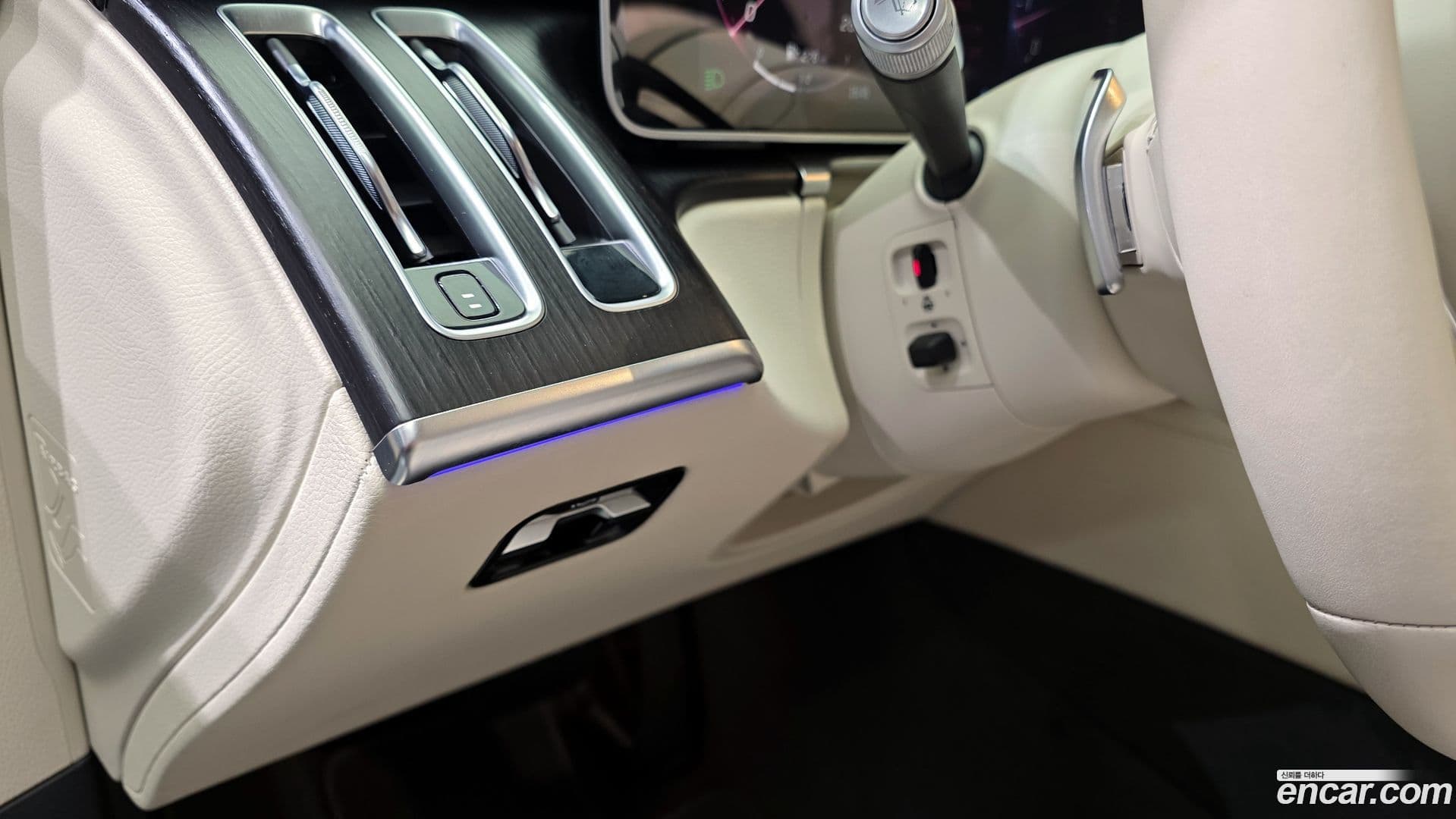 Main__Slider__Photo:S-Class Mercedes-Benz 2024.9-14