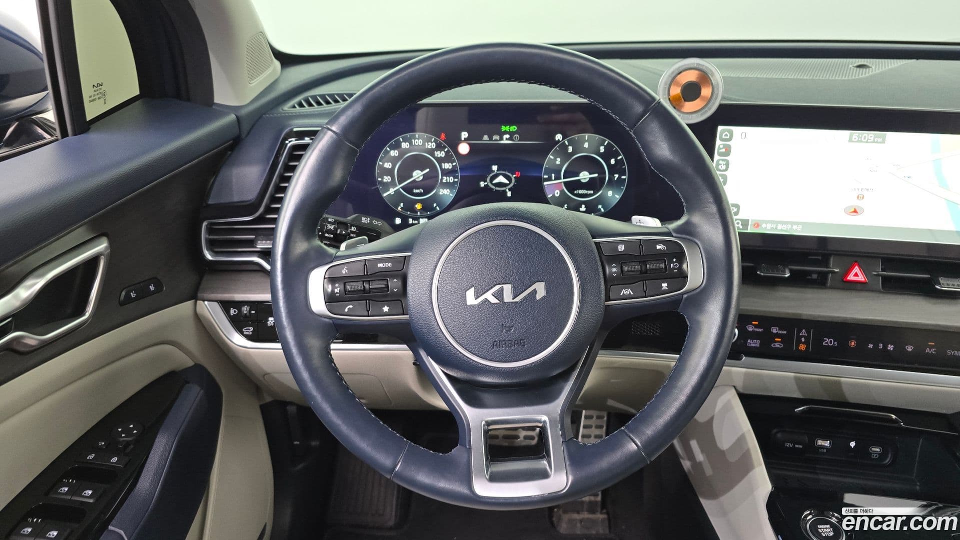 Main__Slider__Photo:Sportage Kia 2023.1-12