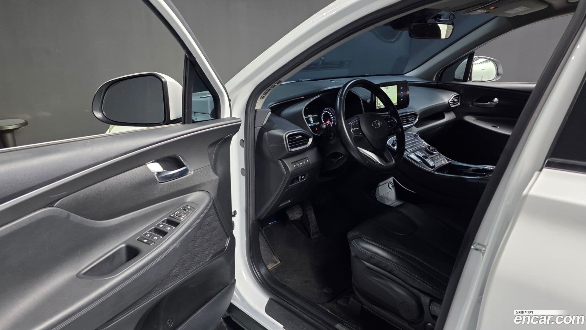 Main__Slider__Photo:Santafe Hyundai 2021.7-9