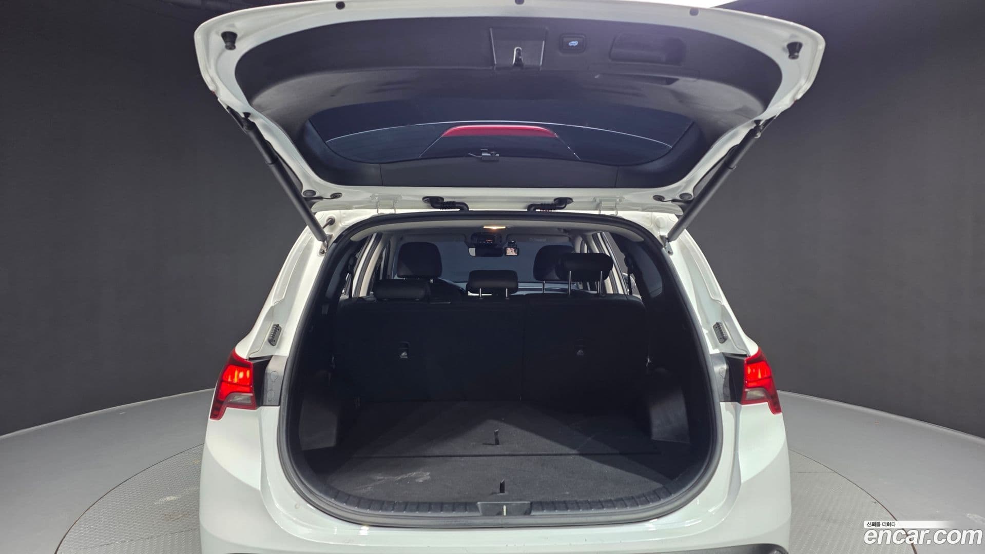 Main__Slider__Photo:Santafe Hyundai 2021.7-19