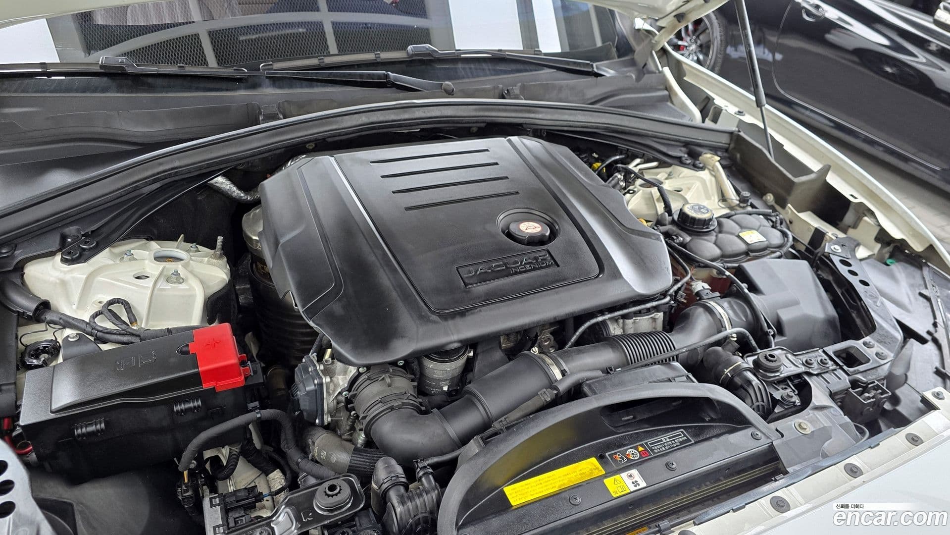 Main__Slider__Photo:F-PACE Jaguar 2018.2-5