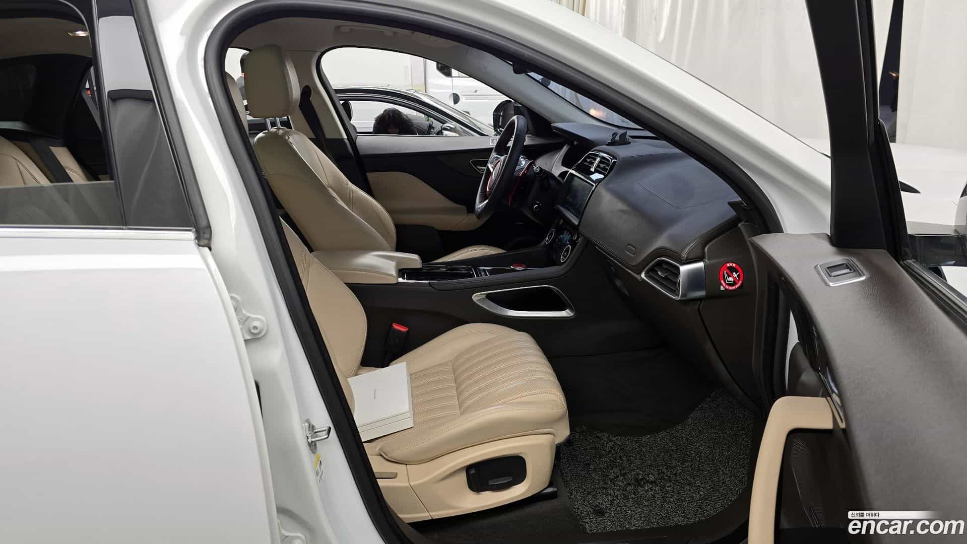 F-PACE Jaguar 2018.2-OPTION-015