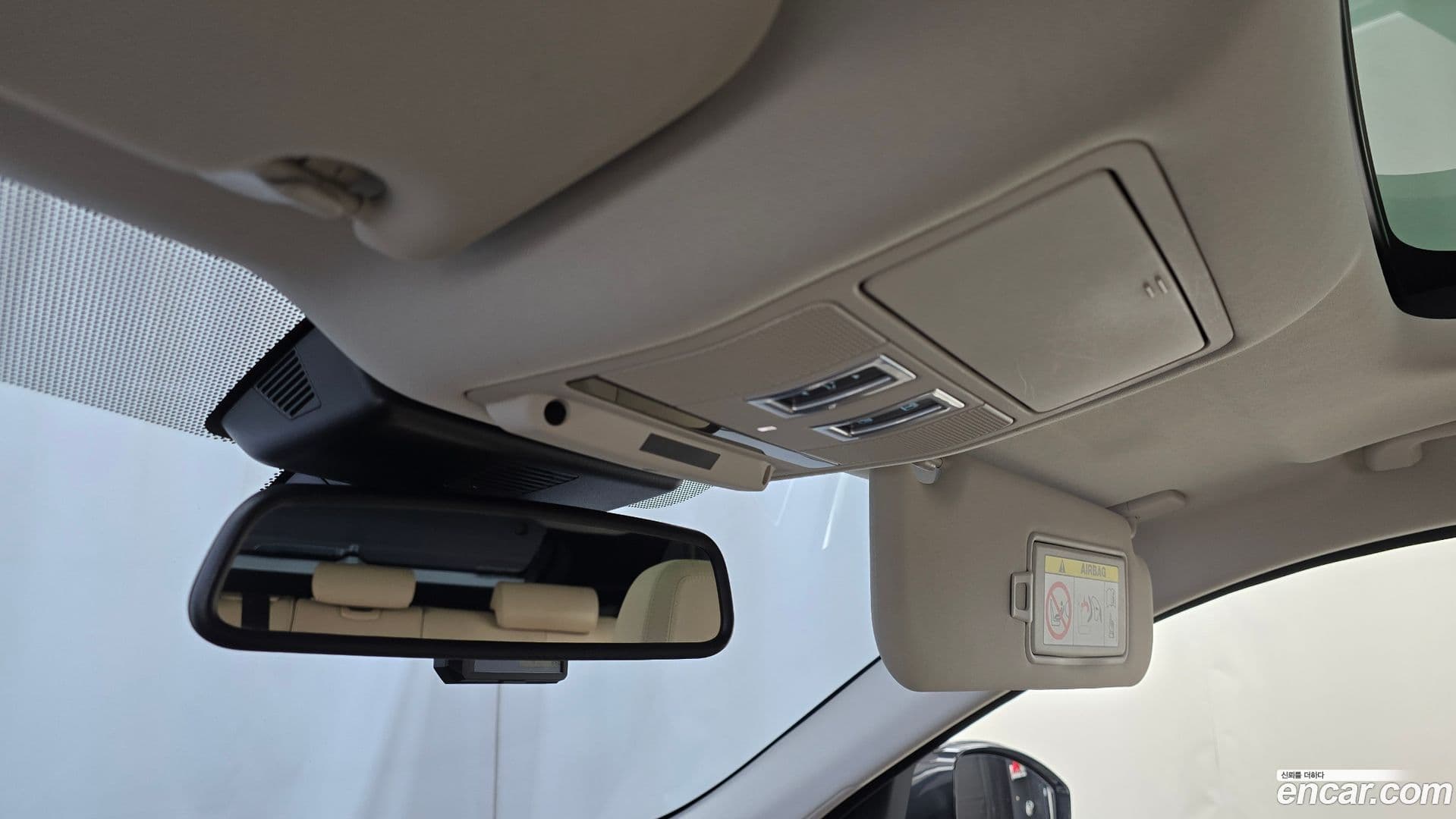 Main__Slider__Photo:F-PACE Jaguar 2018.2-16