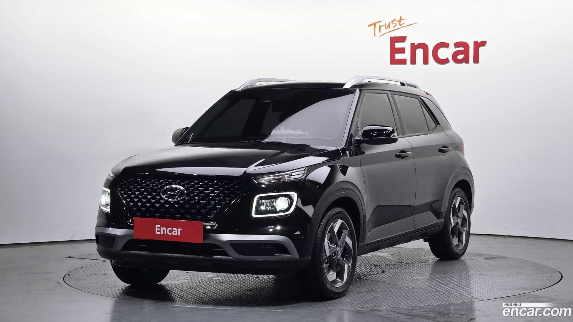 Venue Hyundai 2020.11-OUTER-001