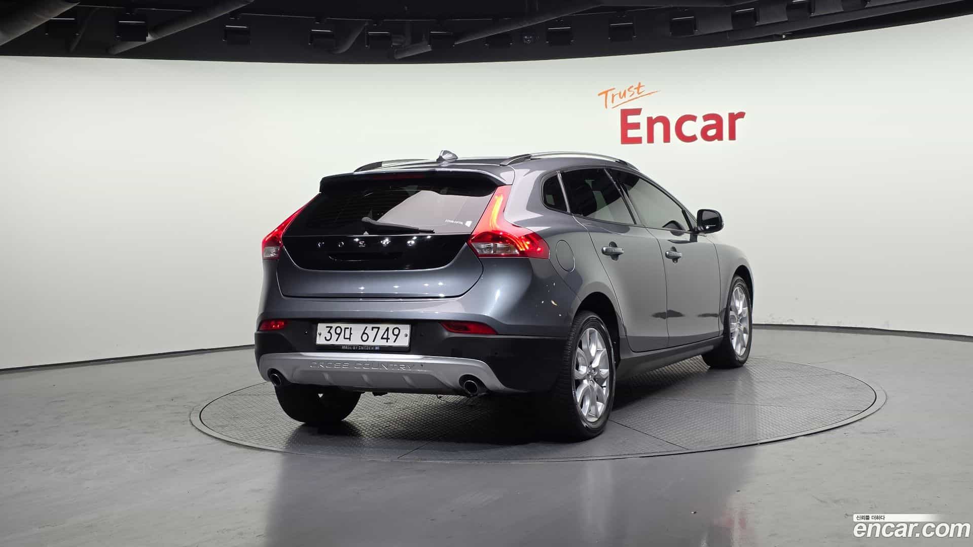 V40 Volvo 2018.6-OUTER-002