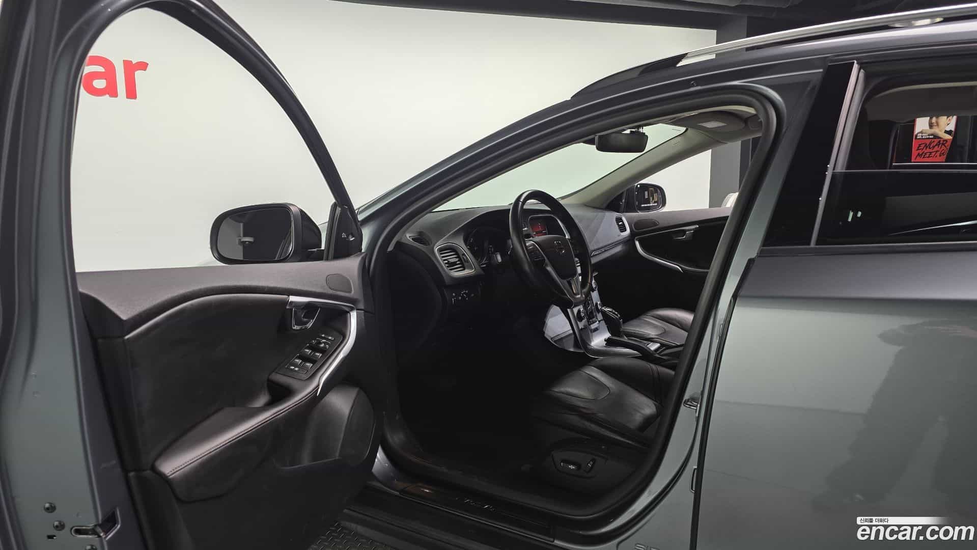 V40 Volvo 2018.6-INNER-010