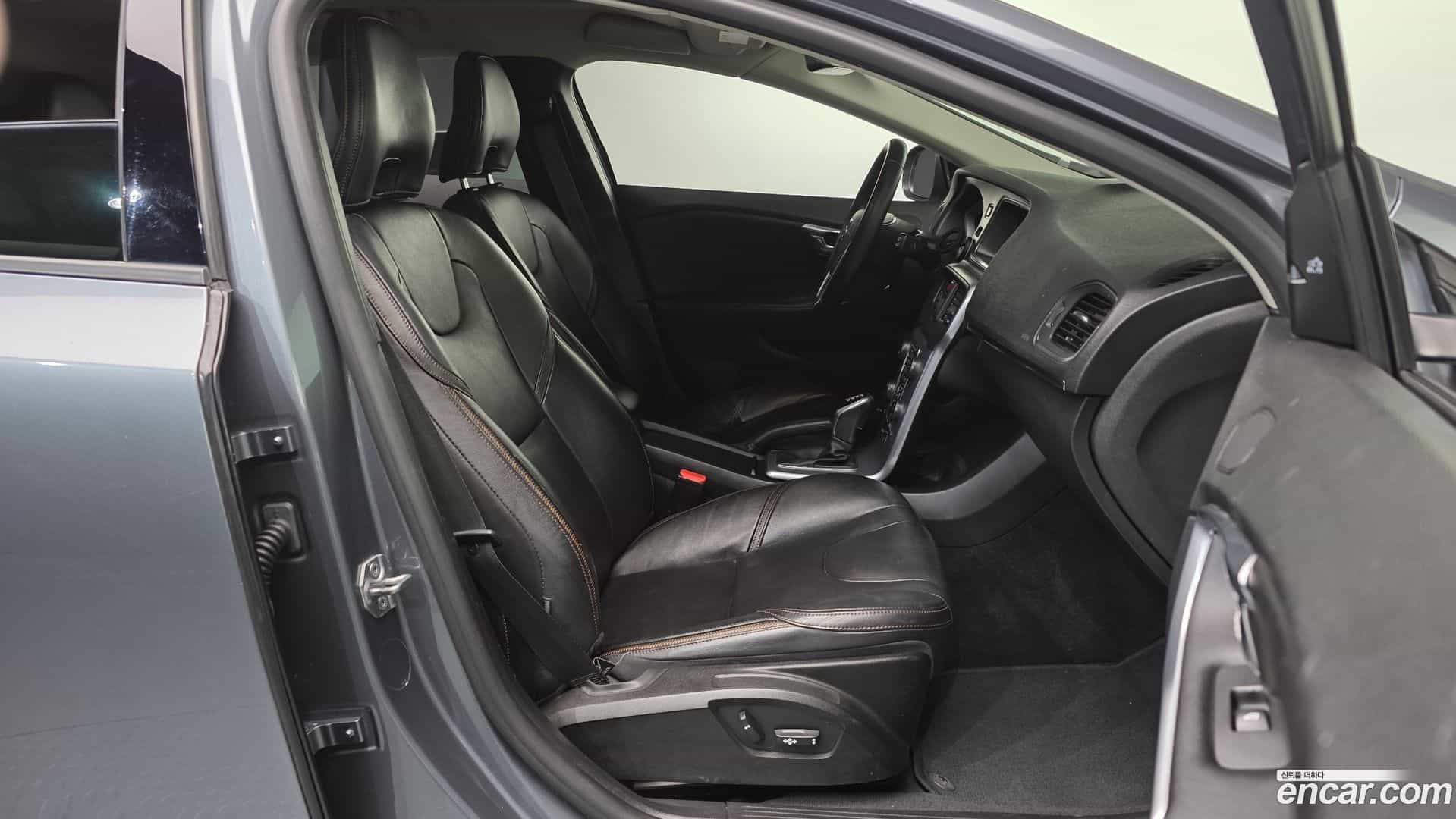 V40 Volvo 2018.6-OPTION-015