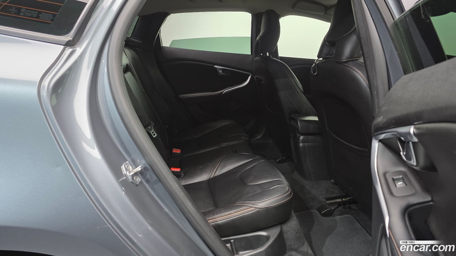 Main__Slider__Photo:V40 Volvo 2018.6-11