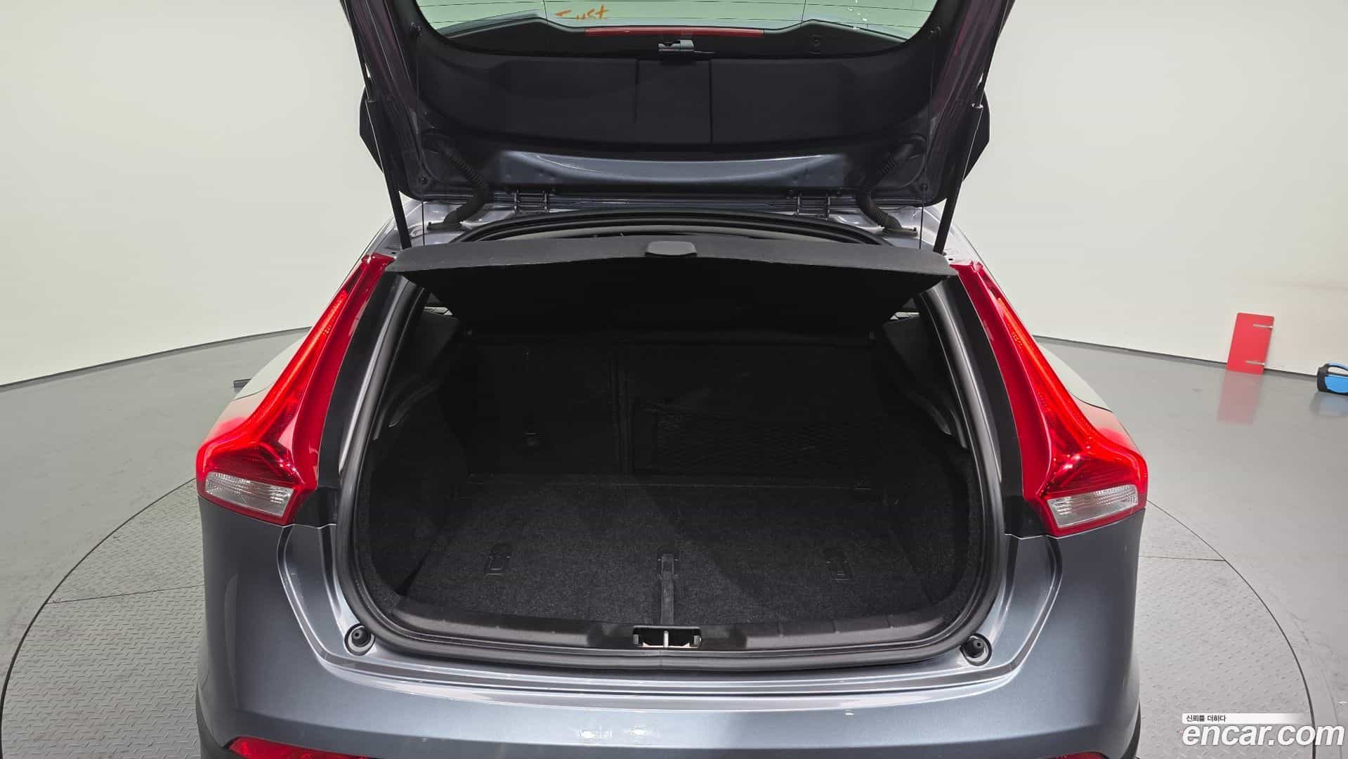 V40 Volvo 2018.6-OPTION-024