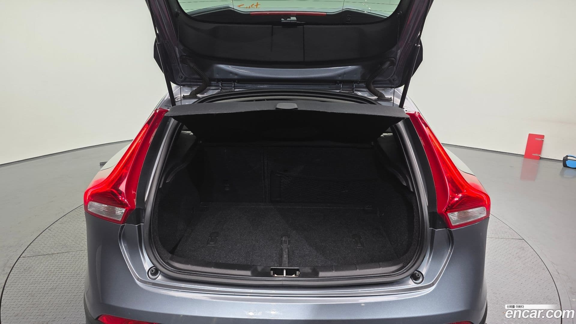 Main__Slider__Photo:V40 Volvo 2018.6-19