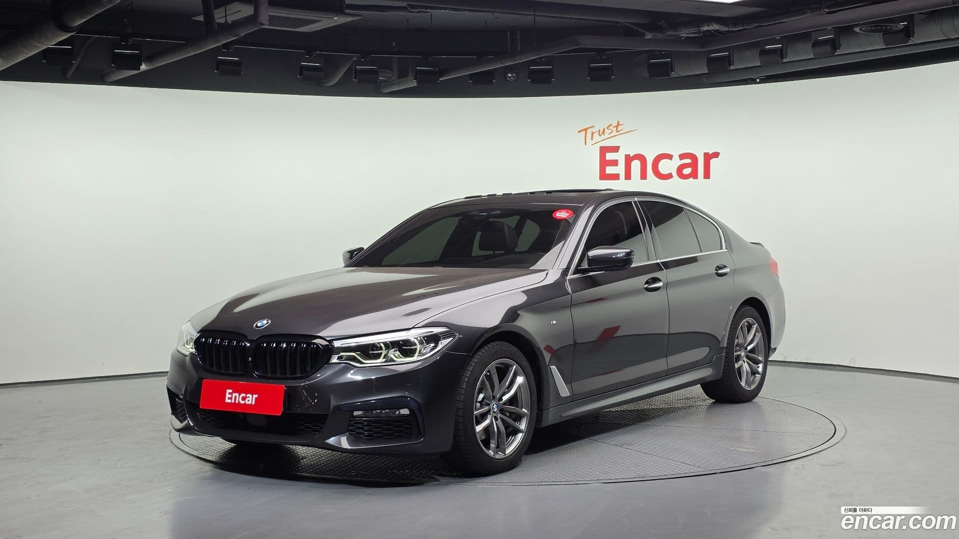 Main__Slider__Photo:5-Series BMW 2018.5-0