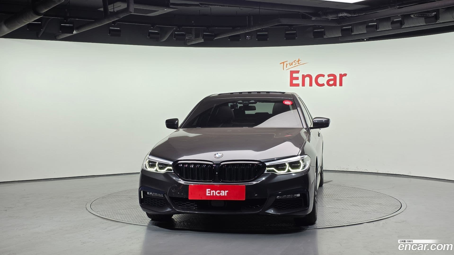 Main__Slider__Photo:5-Series BMW 2018.5-2