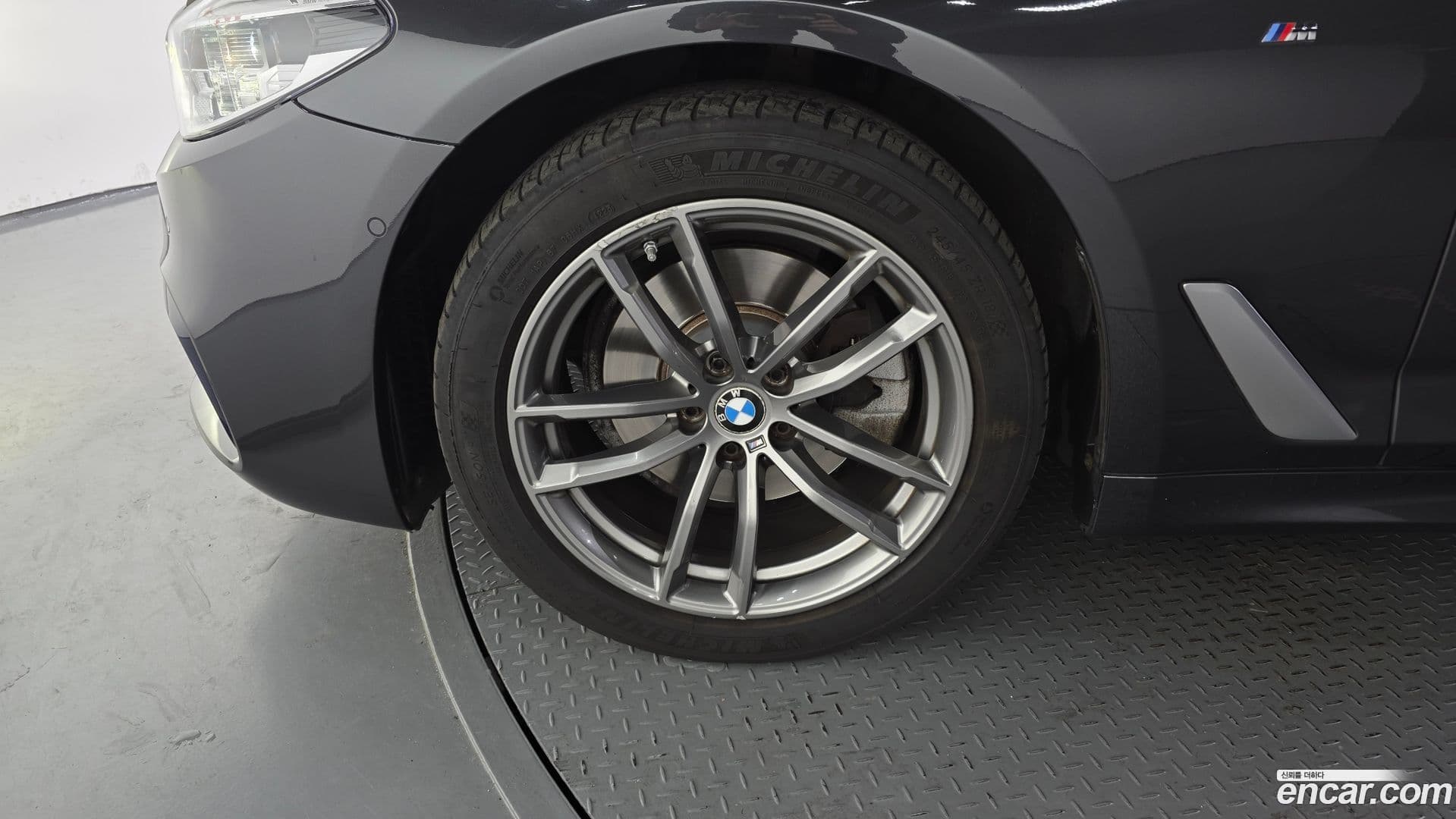 Main__Slider__Photo:5-Series BMW 2018.5-4