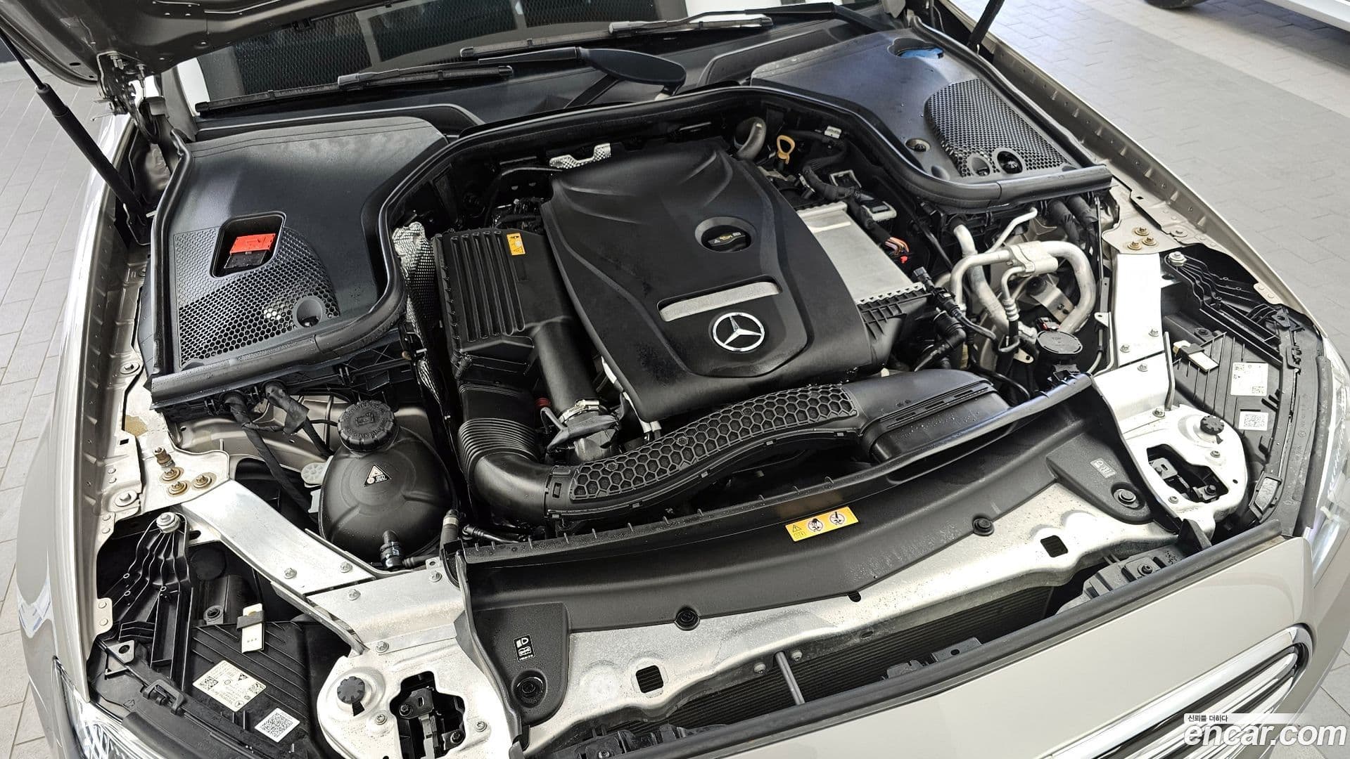 Main__Slider__Photo:E-Class Mercedes-Benz 2021.4-5