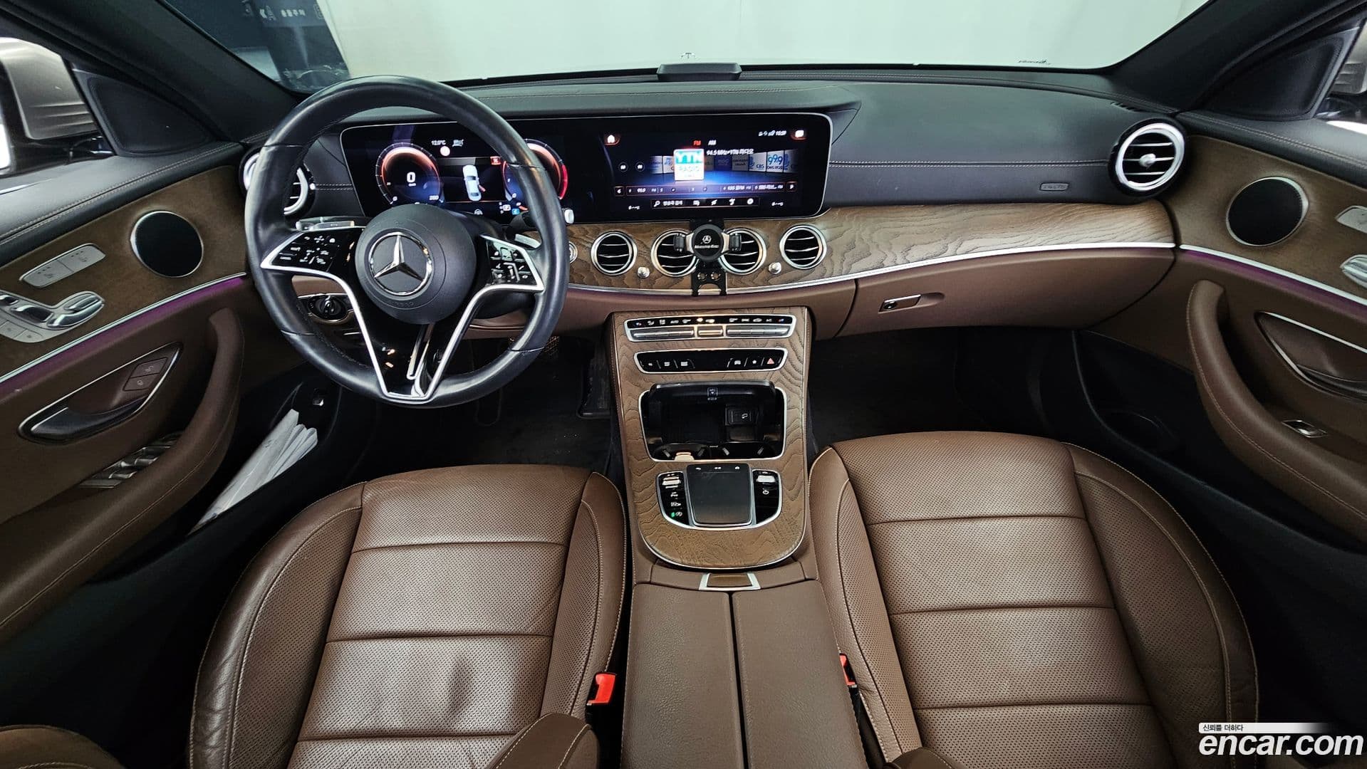 Main__Slider__Photo:E-Class Mercedes-Benz 2021.4-6