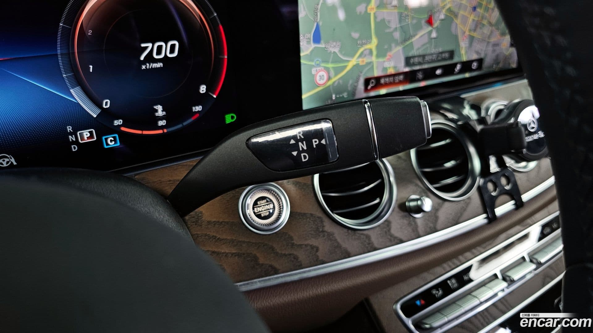 Main__Slider__Photo:E-Class Mercedes-Benz 2021.4-8