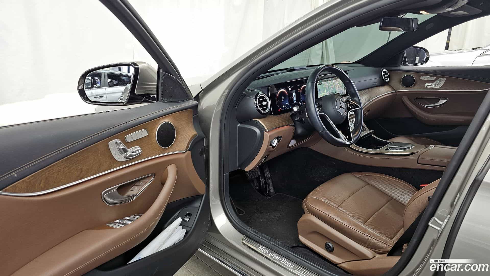 E-Class Mercedes-Benz 2021.4-INNER-010