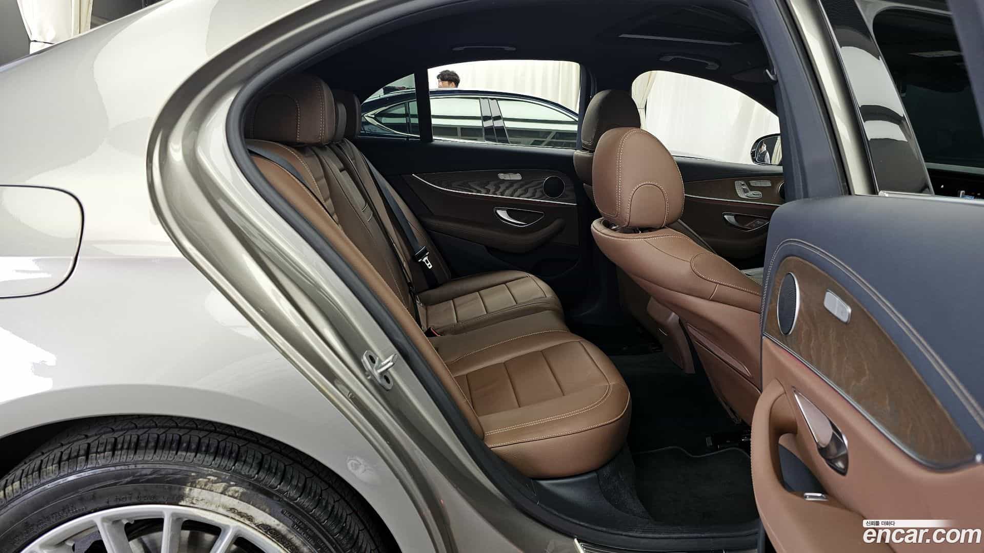 E-Class Mercedes-Benz 2021.4-OPTION-016