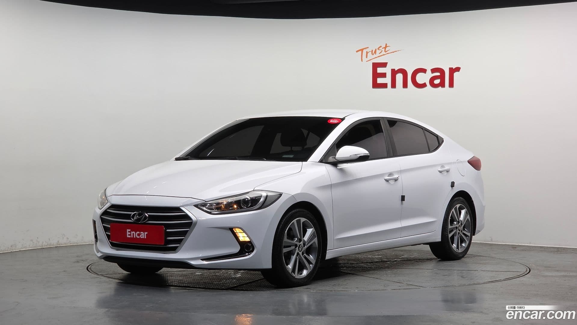 Main__Slider__Photo:AVANTE Hyundai 2017.4-0