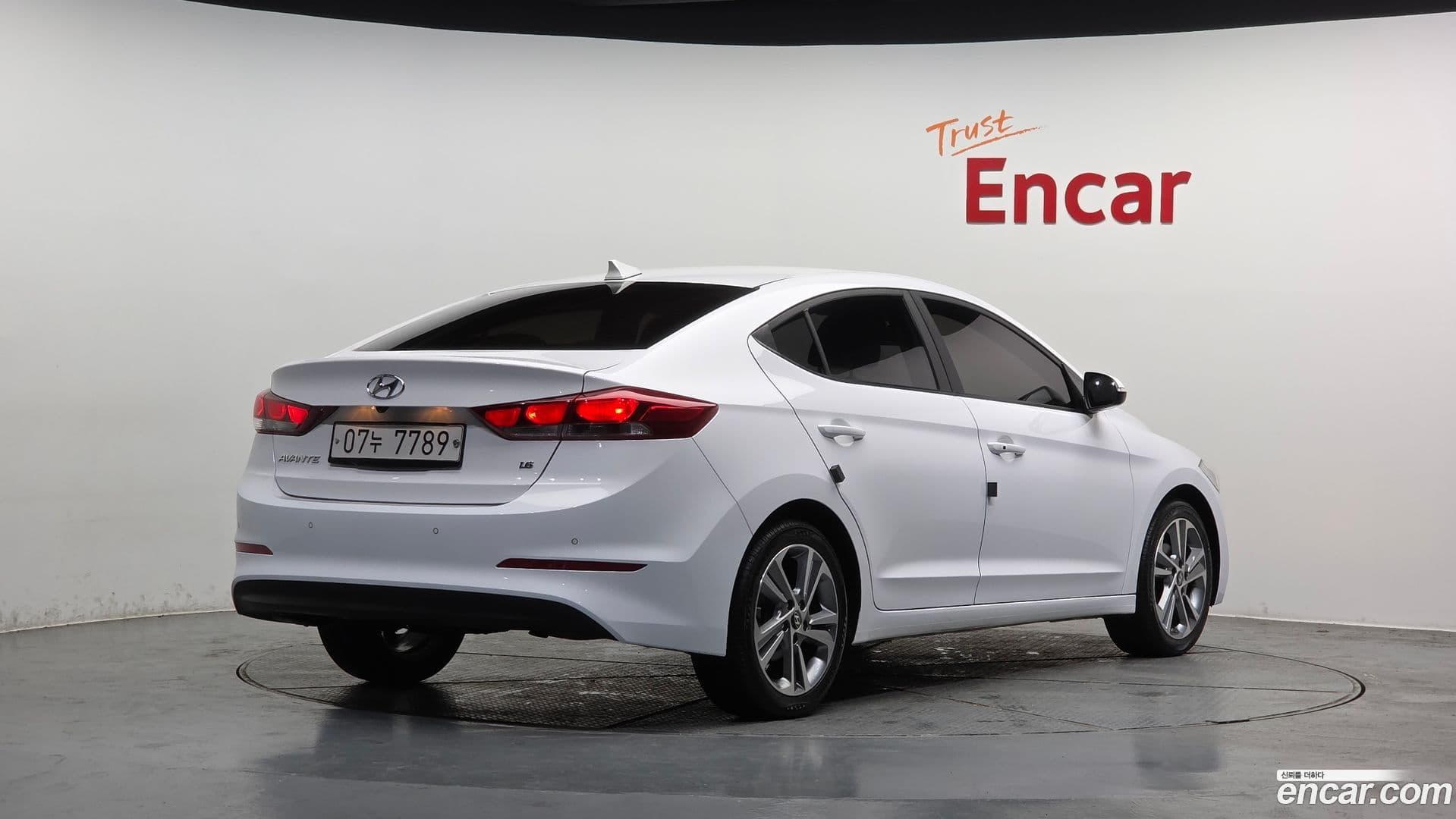 Main__Slider__Photo:AVANTE Hyundai 2017.4-1