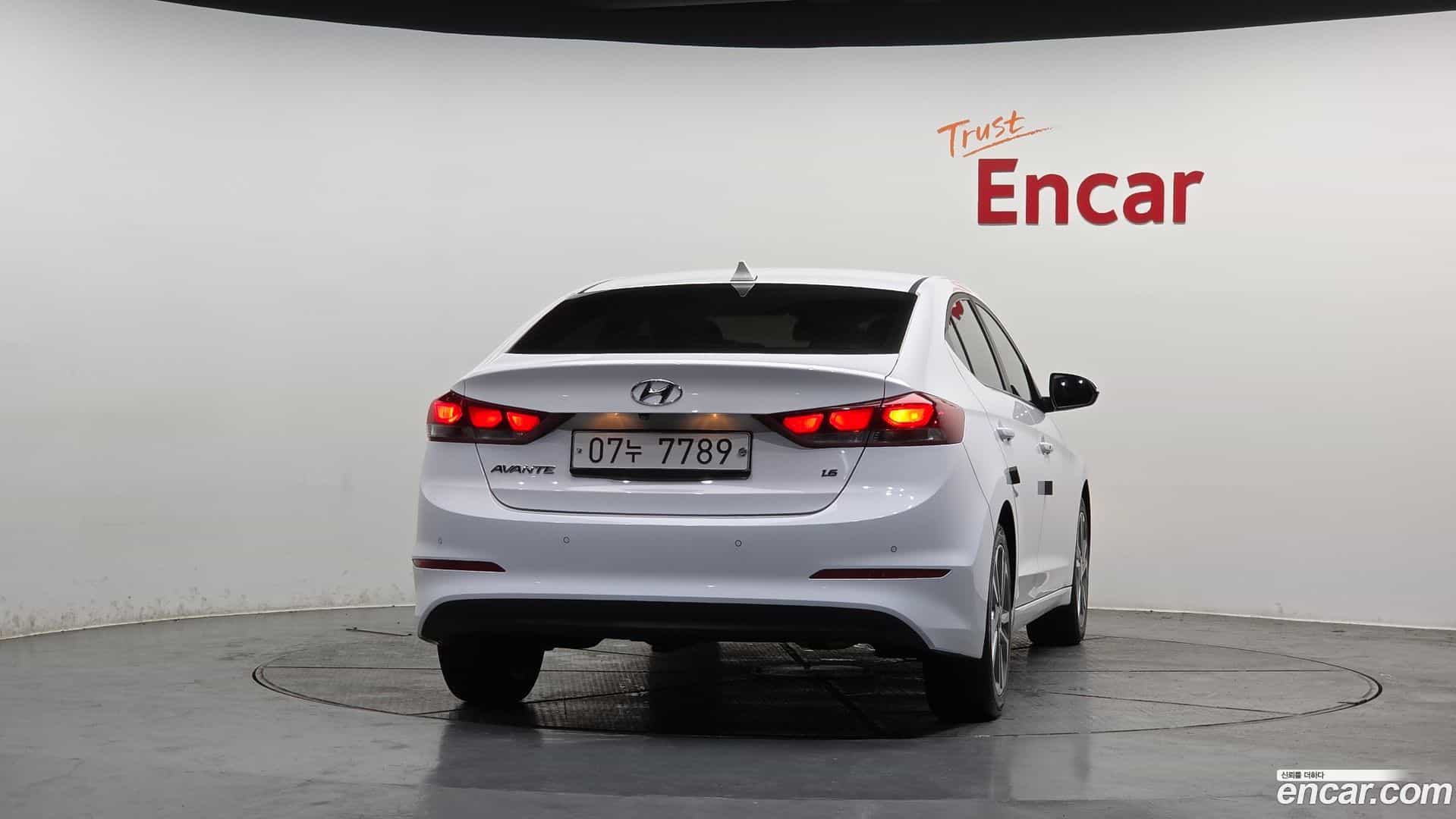 AVANTE Hyundai 2017.4-OUTER-004