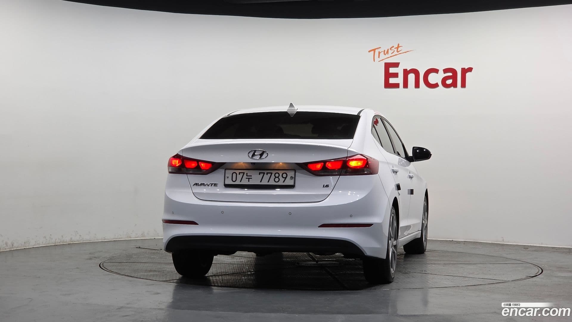 Main__Slider__Photo:AVANTE Hyundai 2017.4-3