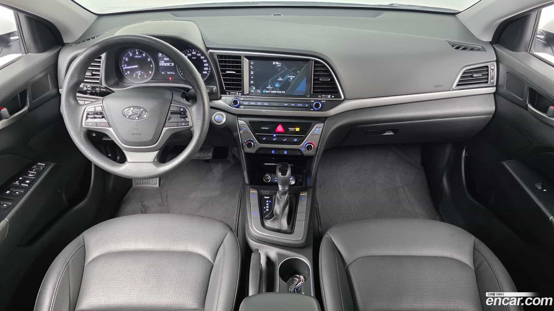 AVANTE Hyundai 2017.4-INNER-007