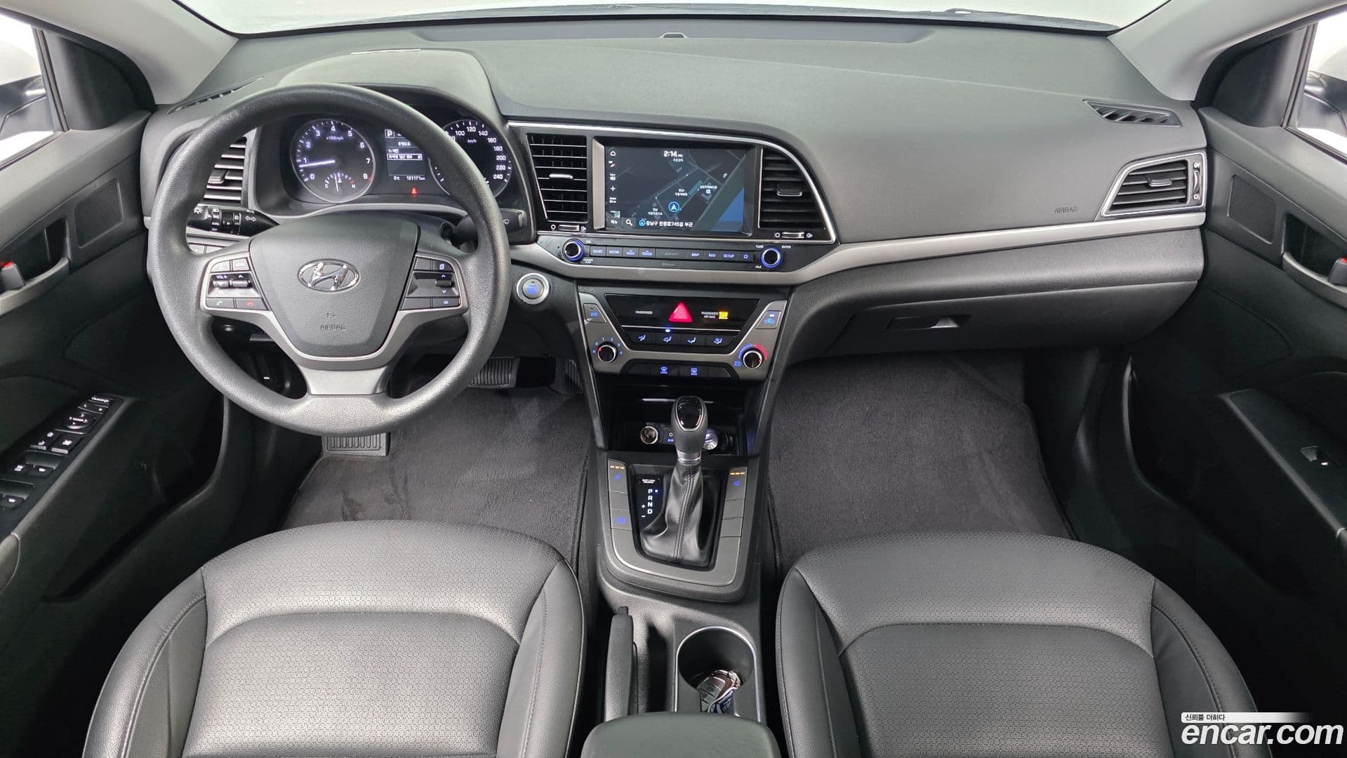 Main__Slider__Photo:AVANTE Hyundai 2017.4-6