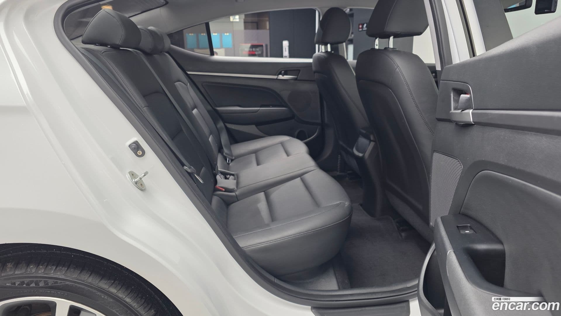 Main__Slider__Photo:AVANTE Hyundai 2017.4-11