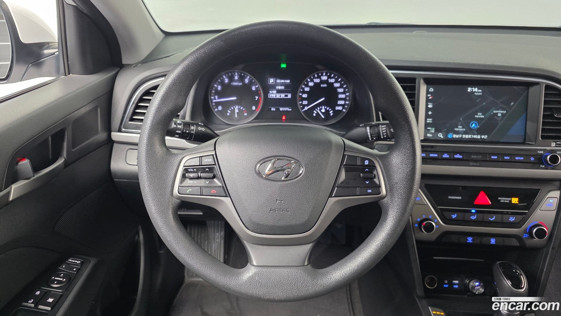 Main__Slider__Photo:AVANTE Hyundai 2017.4-12